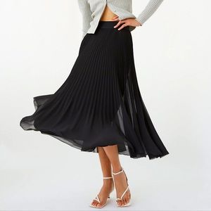 Aritzia Wilfred twirl skirt